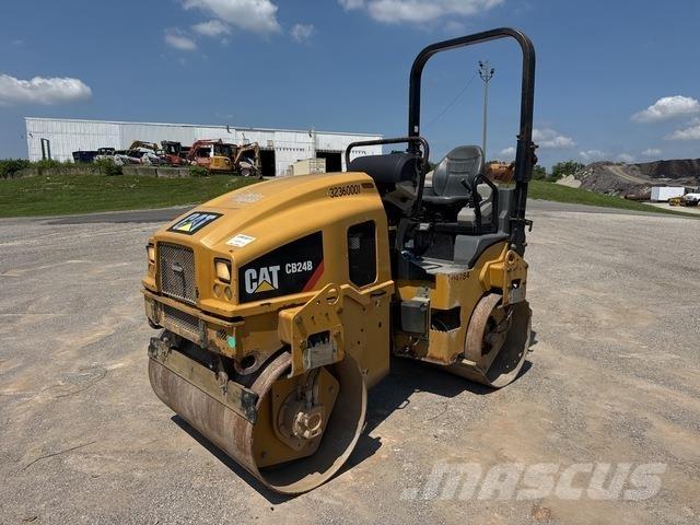 CAT CB24B Çift tamburlu silindirler