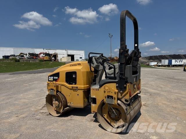 CAT CB24B Çift tamburlu silindirler