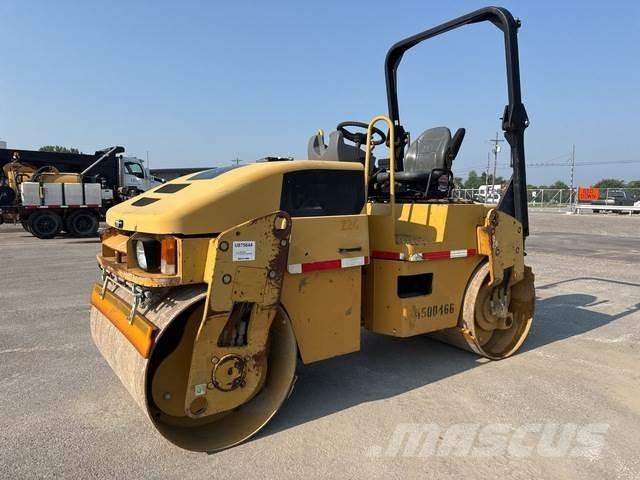 CAT CB34 Çift tamburlu silindirler