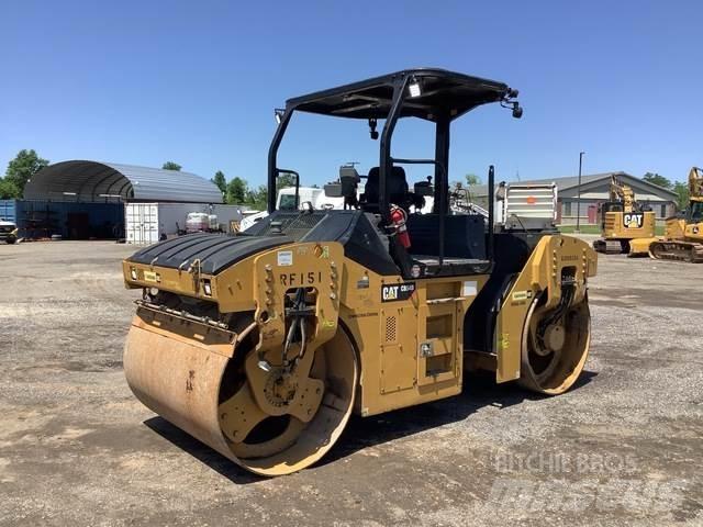 CAT CB54B Çift tamburlu silindirler