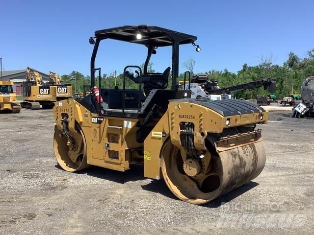 CAT CB54B Çift tamburlu silindirler