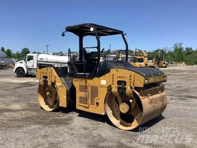 CAT CB54B Çift tamburlu silindirler
