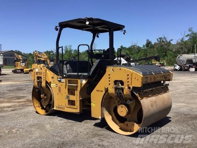 CAT CB54B Çift tamburlu silindirler