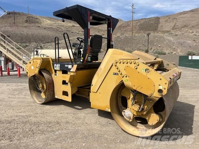 CAT CB64 Çift tamburlu silindirler