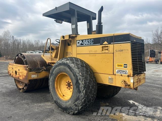 CAT CP-563C Tek tamburlu silindirler