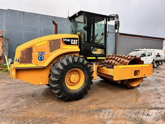 CAT CP54B Tek tamburlu silindirler