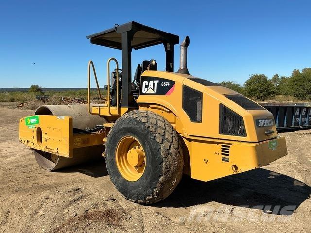 CAT CS74 Tek tamburlu silindirler
