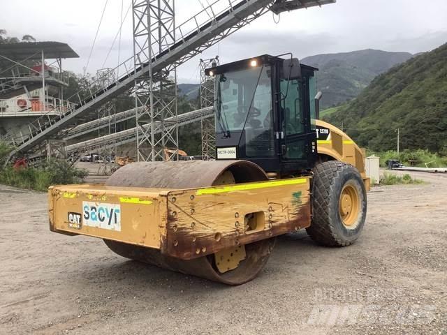 CAT CS78B Tek tamburlu silindirler