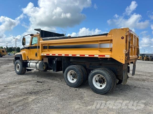 CAT CT681SG Damperli kamyonlar