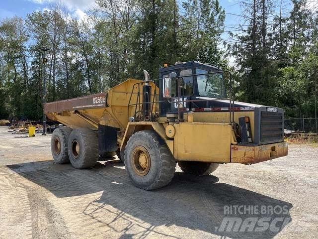 CAT D250E Belden kirma kaya kamyonu