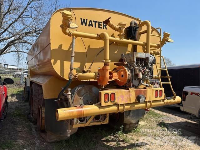 CAT D300D Su tankerleri