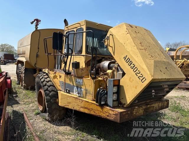CAT D300D Su tankerleri
