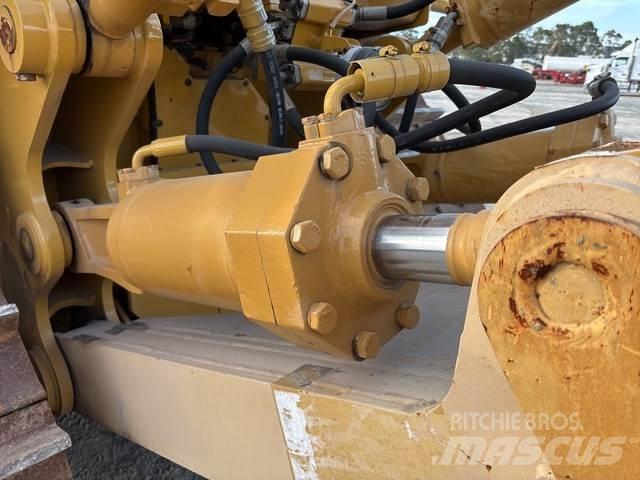 CAT D8T Paletli dozerler