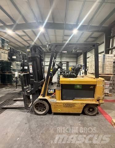 CAT E8000 Elektrikli forkliftler