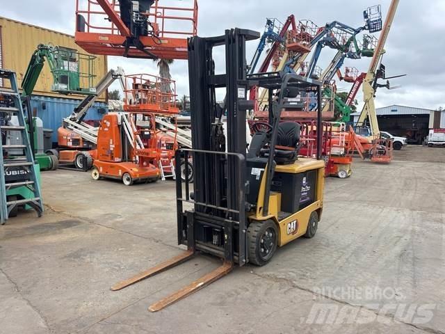 CAT EC25N Elektrikli forkliftler