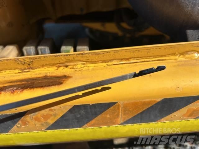CAT M316D Lastik tekerli ekskavatörler