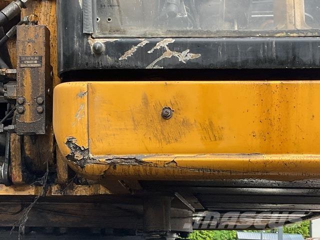 CAT M320 Lastik tekerli ekskavatörler