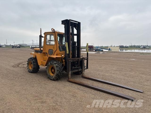 CAT R80 Arazi tipi forklift