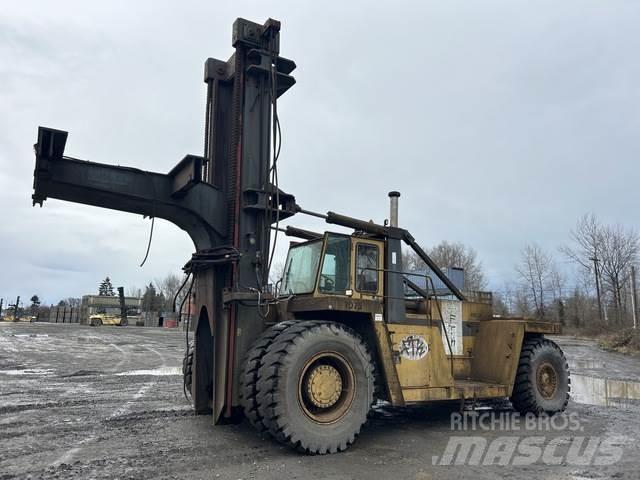 CAT V900 Reach stacker - konteyner forkliftleri