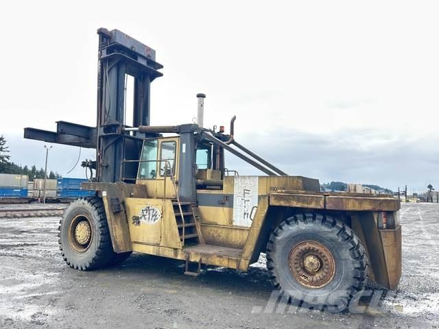 CAT V900 Reach stacker - konteyner forkliftleri