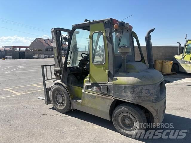 Clark C40D Diger