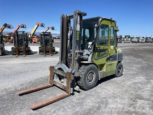 Clark C40D Diger