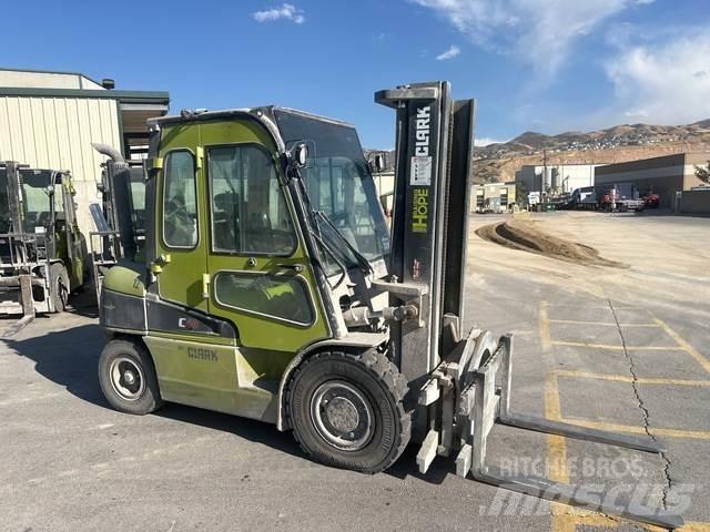 Clark C40D Diger