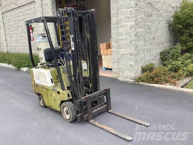 Clark C500-30 Diger