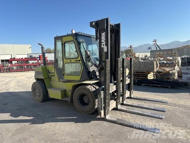 Clark C70 Diger