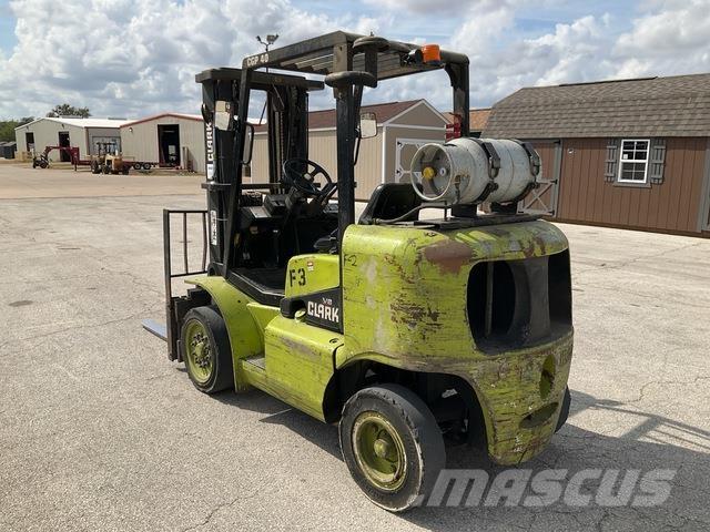 Clark CGP40 LP Diger