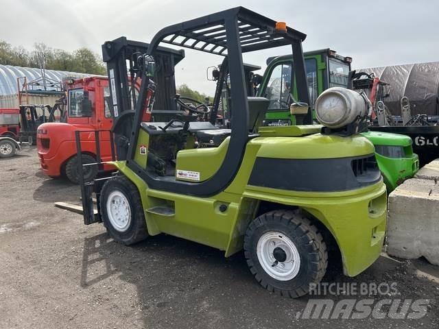 Clark CMP40L Diger