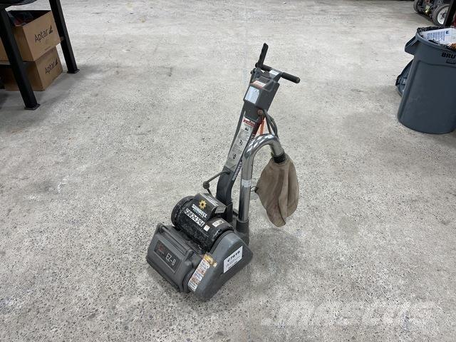 Clarke EZ-8 Diger