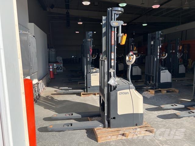 Crown ES 4000 Akülü depo ekipmanları