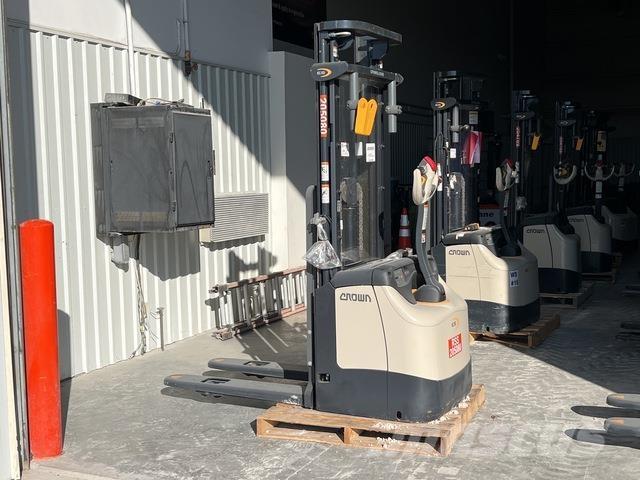 Crown ES 4000 Akülü depo ekipmanları