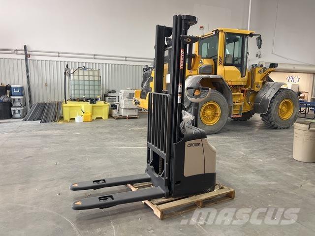 Crown ES 4000 Akülü depo ekipmanları