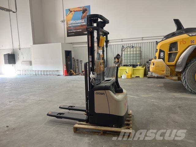 Crown ES 4000 Akülü depo ekipmanları