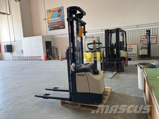 Crown ES 4000 Akülü depo ekipmanları