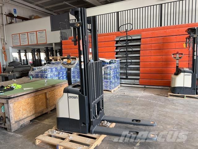 Crown ES 4000 Akülü depo ekipmanları