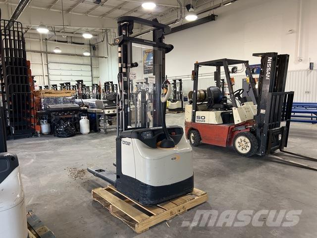 Crown ES 4000 Akülü depo ekipmanları