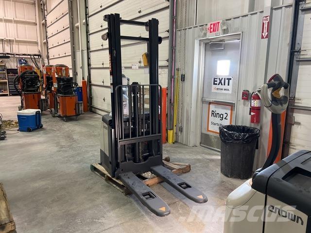 Crown ES 4000 Akülü depo ekipmanları