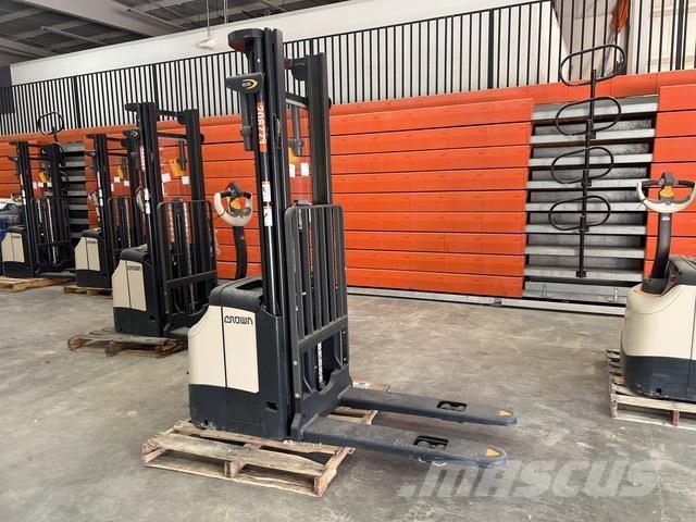 Crown ES 4000 Akülü depo ekipmanları