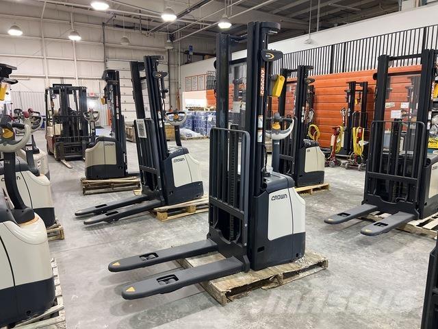 Crown ES 4000 Akülü depo ekipmanları