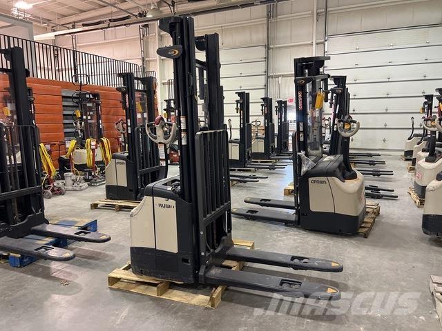 Crown ES 4000 Akülü depo ekipmanları