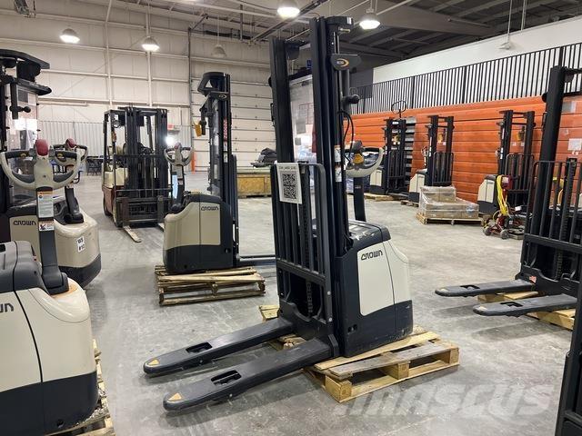 Crown ES 4000 Akülü depo ekipmanları