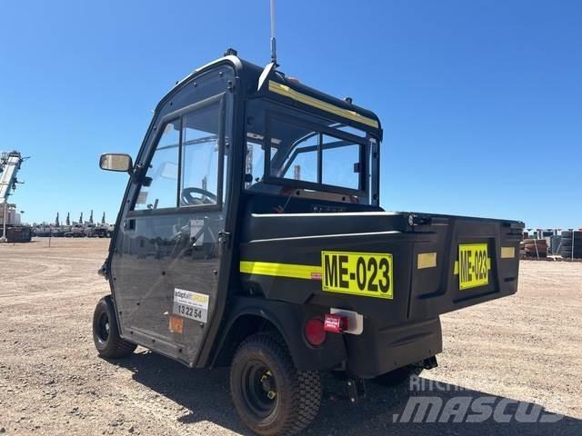 Cushman 800E Diger