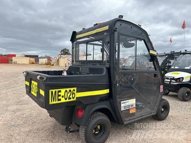 Cushman 800E Diger
