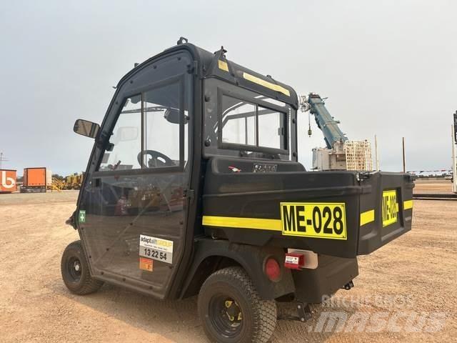 Cushman 800E Diger