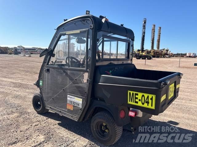 Cushman 800E Diger