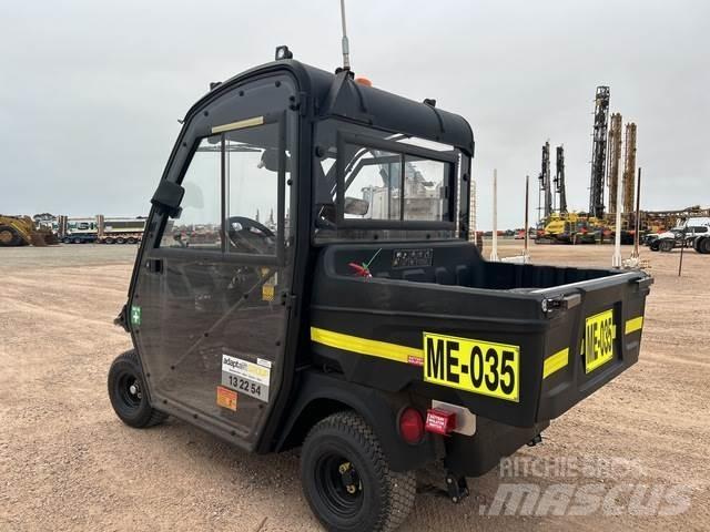 Cushman 800E Diger
