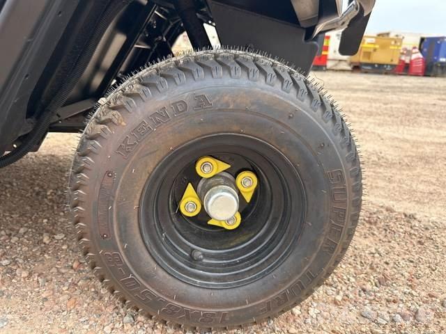 Cushman 800E Diger